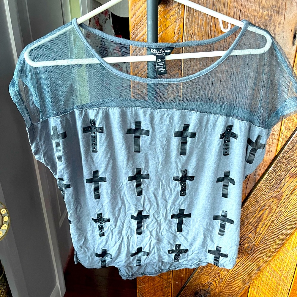 Streetwear top with crosses